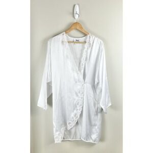 Josie Women's Sz Medium Vintage White Satin Robe Floral Lace Cottage Core Kimono